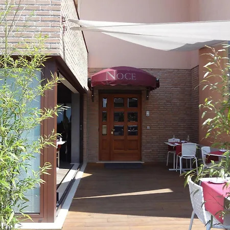 בית הארחה Noce 3*