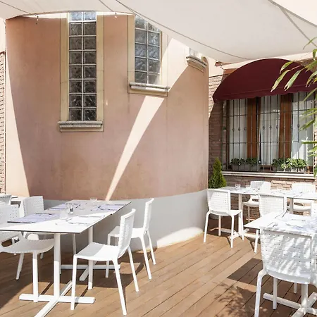 בית הארחה Noce 3*